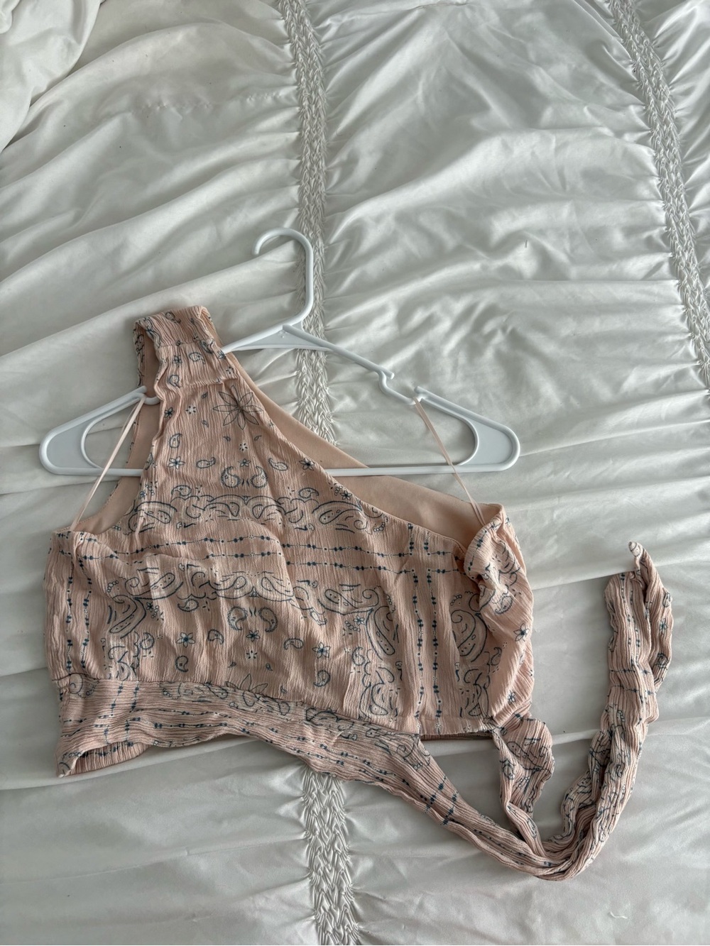 Source Unknown Blush Paisley One-Shoulder Crop Top